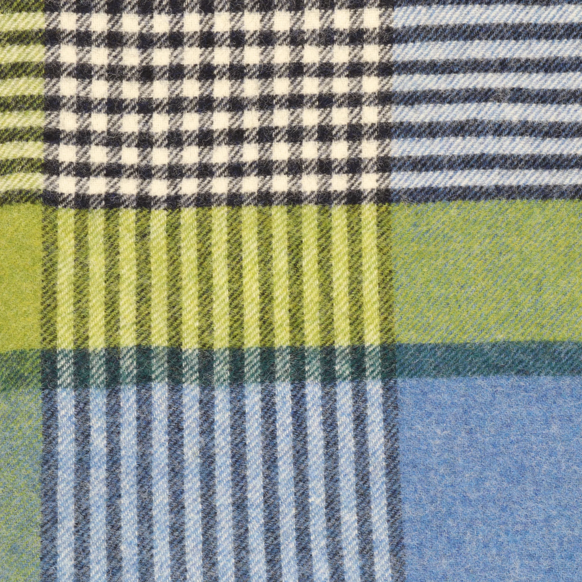 Bronte by Moon Thorpeness Sea Wool Throw - Image 4