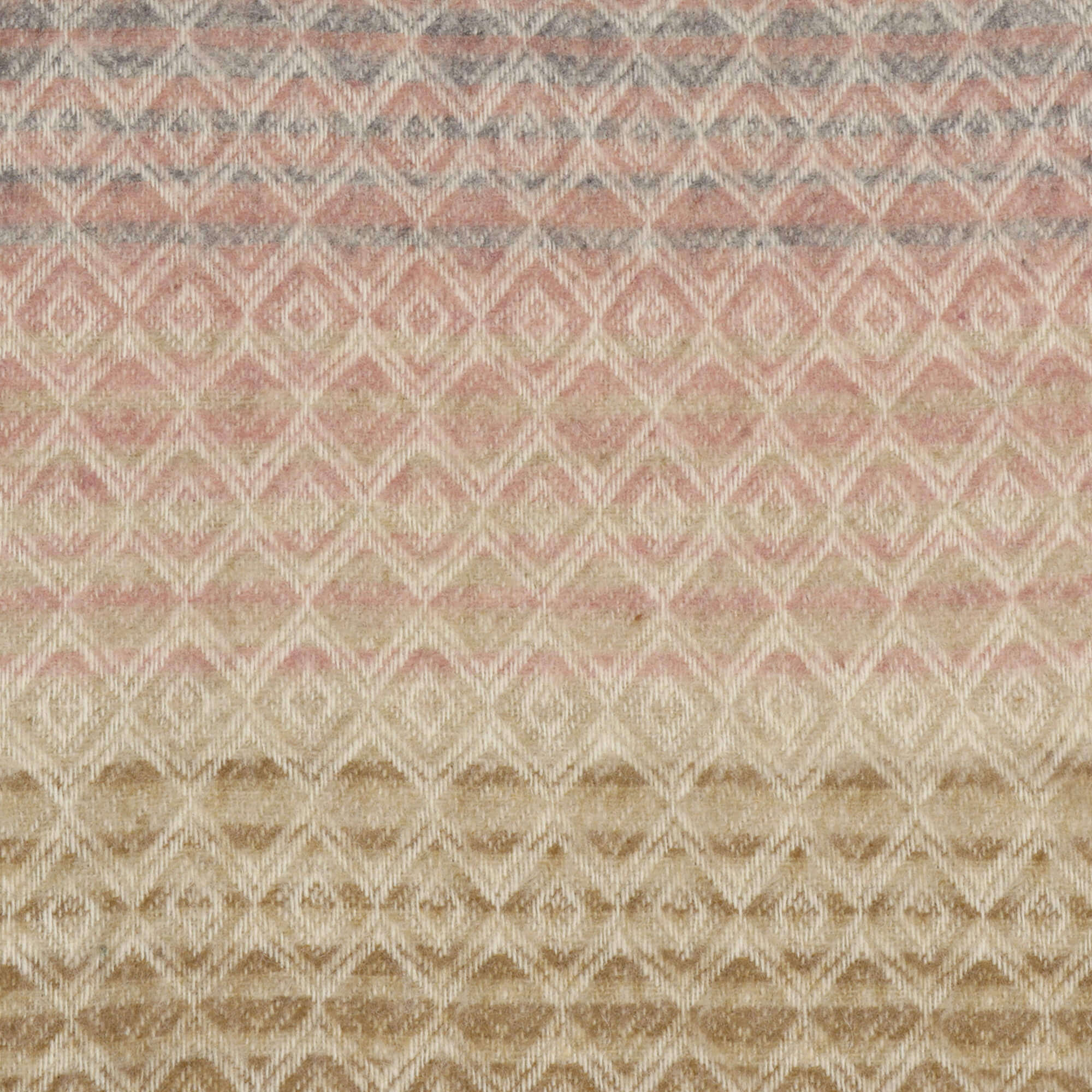 Dales By Moon Ombre Diamond Wool Throw Silver/Pink - Image 2