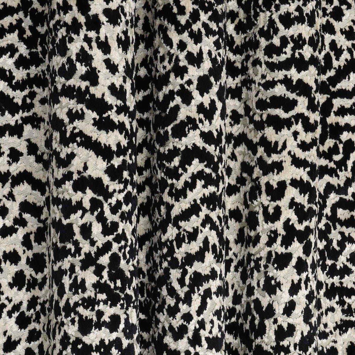 Clearance Voyage Plumage Noir Velvet Fabric - Image 6
